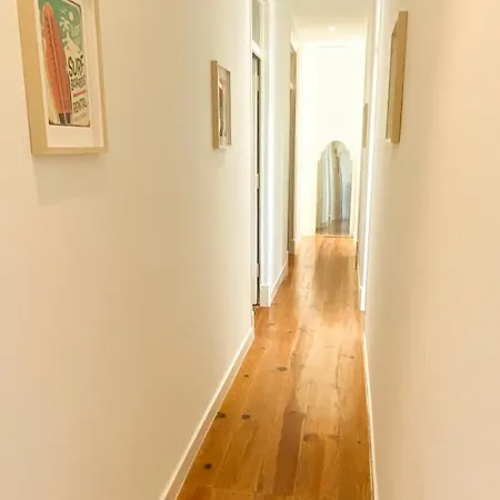 Fantastic Spacious Near Carcavelos Apartment