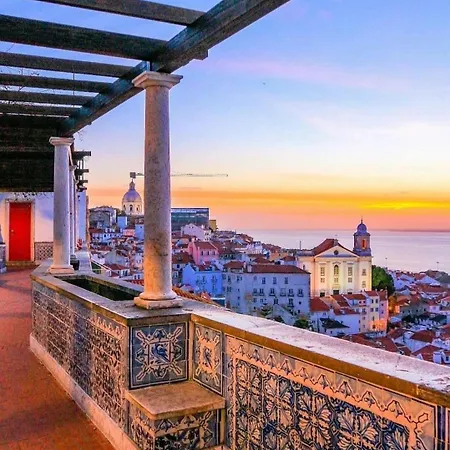 Fantastic Spacious Near Carcavelos