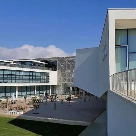 Fantastic Spacious Near Carcavelos شقة باريد