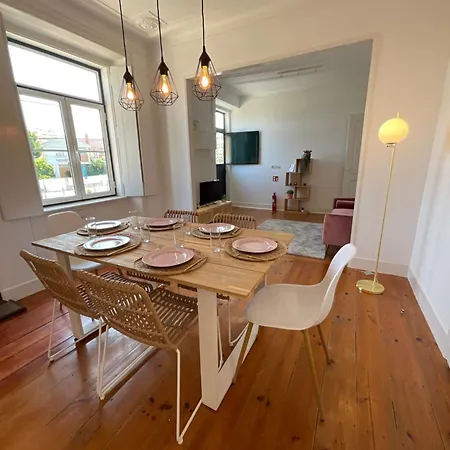 Fantastic Spacious Near Carcavelos