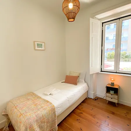 Fantastic Spacious Near Carcavelos * פארדס